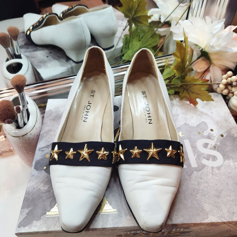 Vintage St. John White and Navy Blue Leather Star Accent Mules